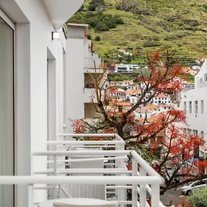 white-waters.madeira-islandshotels.com/